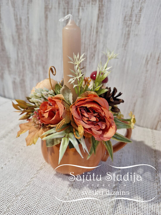 Rudens dekors ar sēnītēm